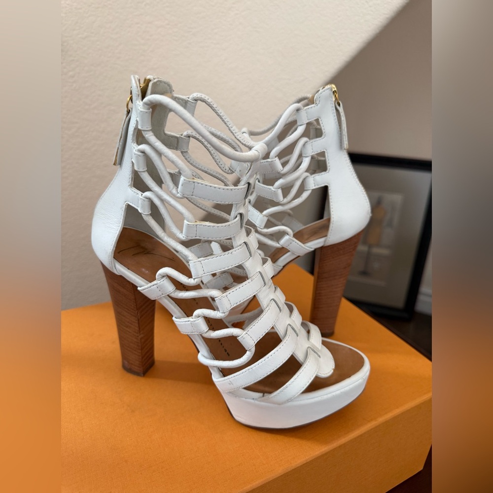 Giuseppe Zanotti White Leather Strappy Platform Heels Size 37 Made in Italy